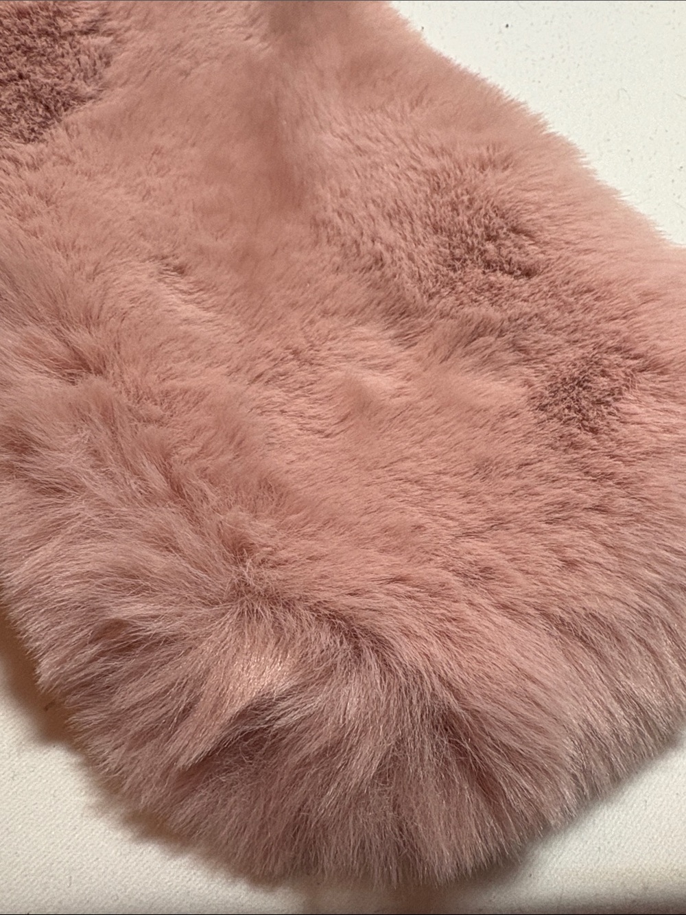 Top it Off NWT Pink Poly Faux Fur Scarf - Picture 2 of 7